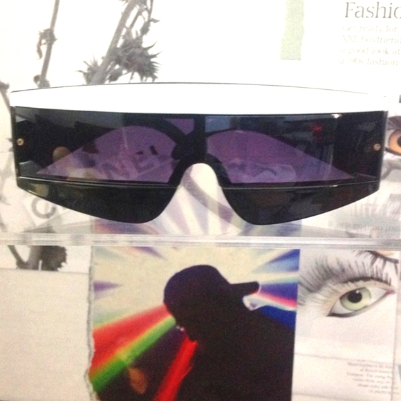 COPY - 80's NEW WAVE style sunnies - Picture 1 of 4